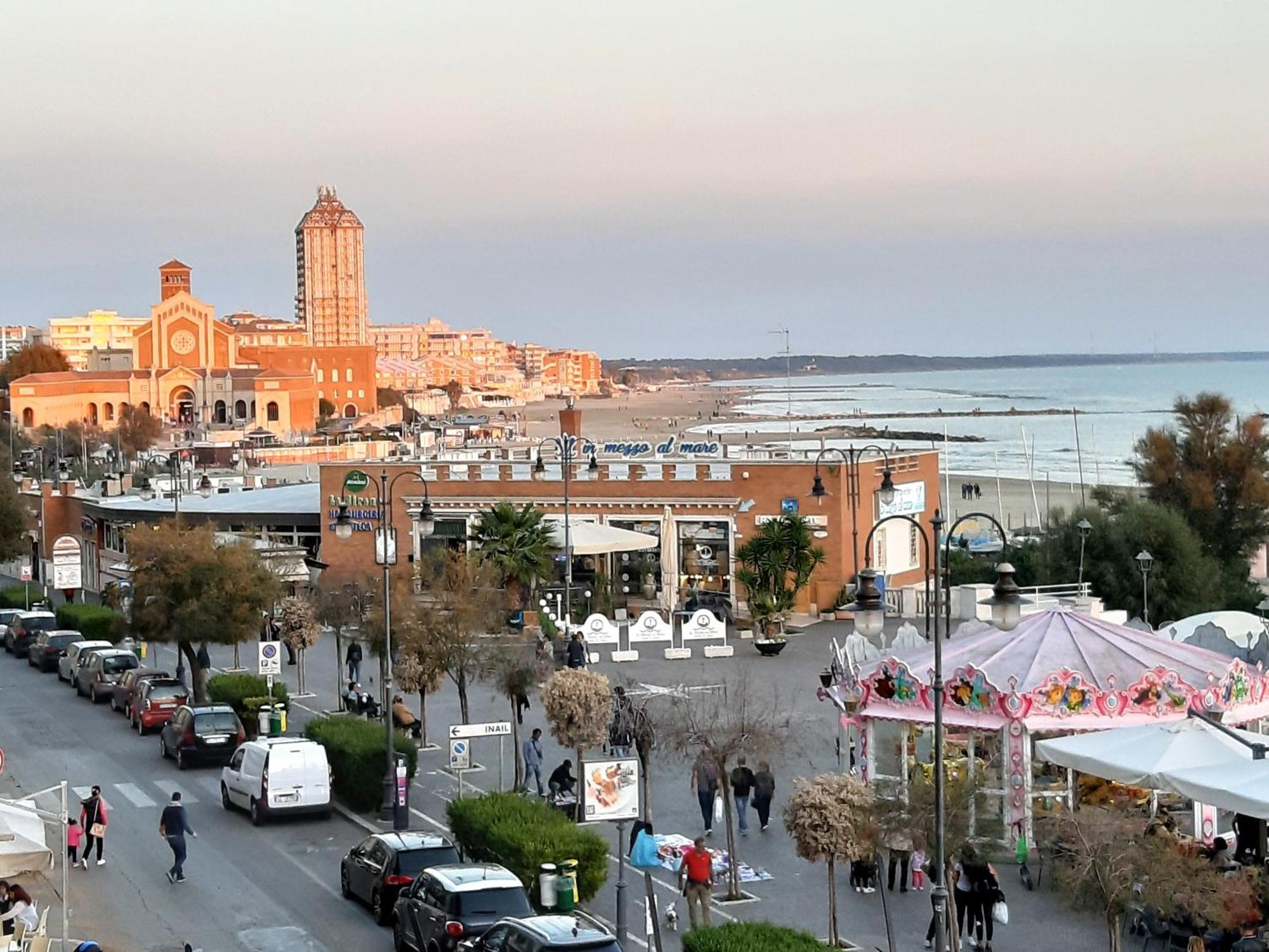 Spazioso Appartamento Sul Lungomare Di 内图诺 外观 照片